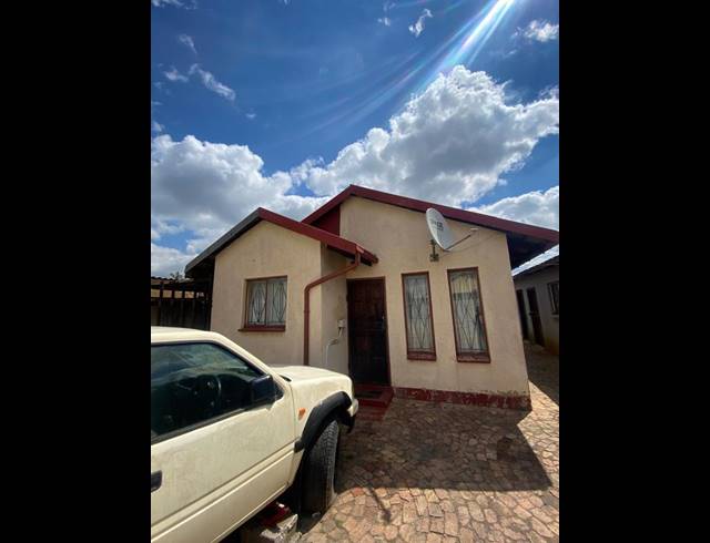 7 BEDROOM HOUSE FOR SALE IN PAYNEVILLE